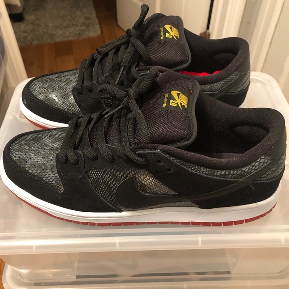 nike sb snake eyes